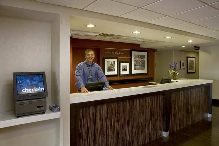 Hampton Inn Madison East Towne Mall Area İç mekan fotoğraf